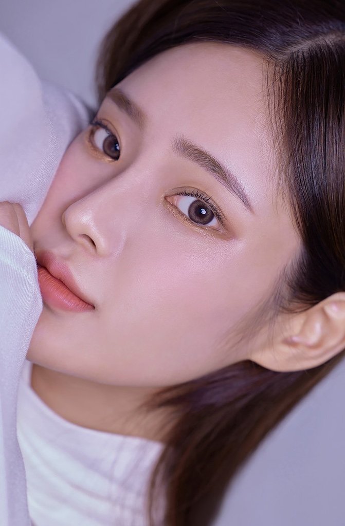 Hapa Kristin Adorable Kristin Brown | Daily 5 Pairs